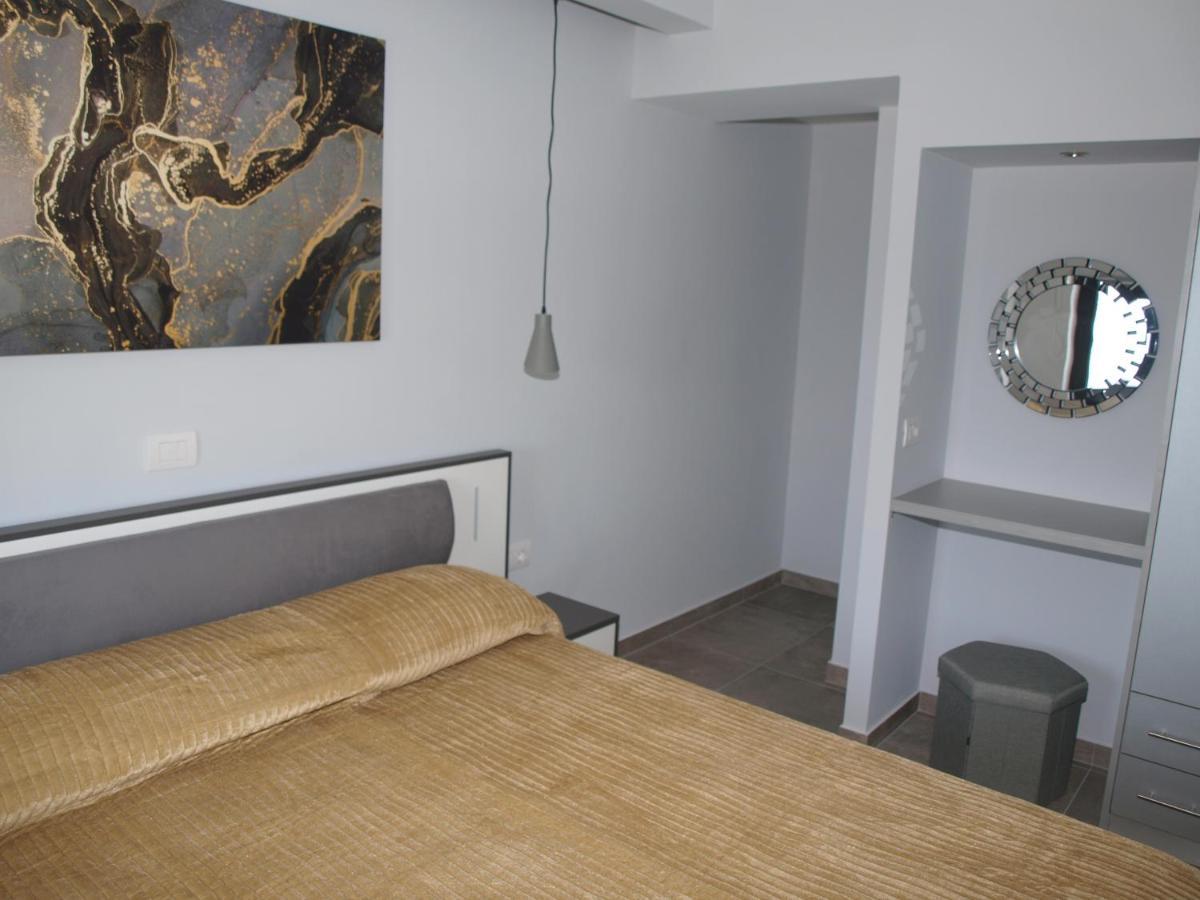 Attic Apartments Agia Anna  Esterno foto
